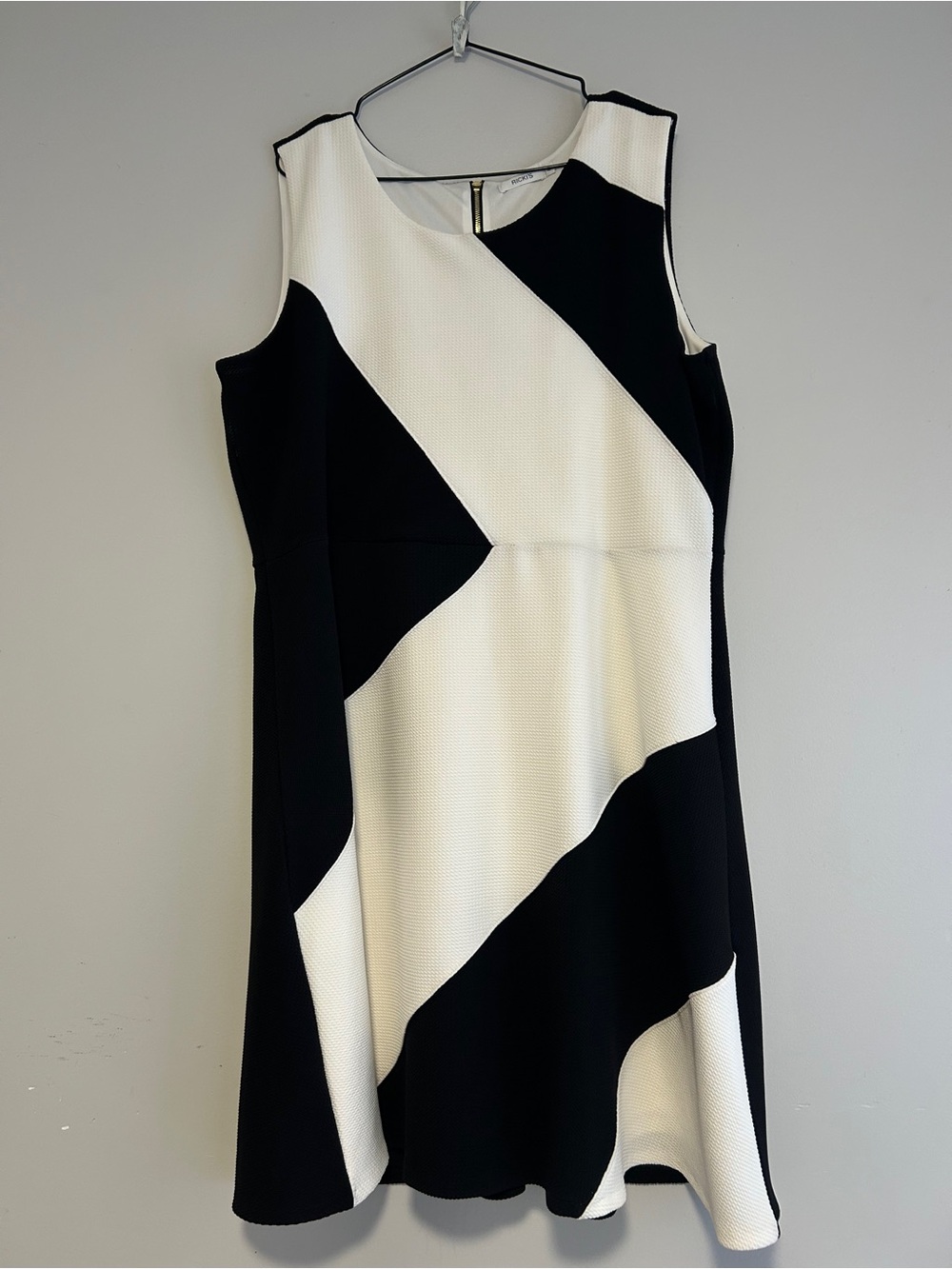 Ricki's Black and White Sleeveless Colorblock Midi Dress in Great Condition